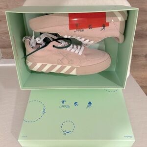 Canvas off white sneakers